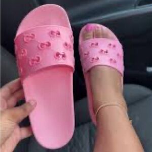 Gucci Women’s Pink GG Slides.  Size 9.